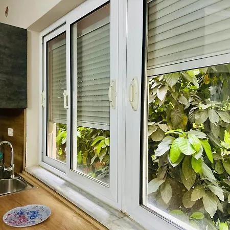 Appartamento Nik's Urban Nest Within 10 Min Walk From The Center Tirana